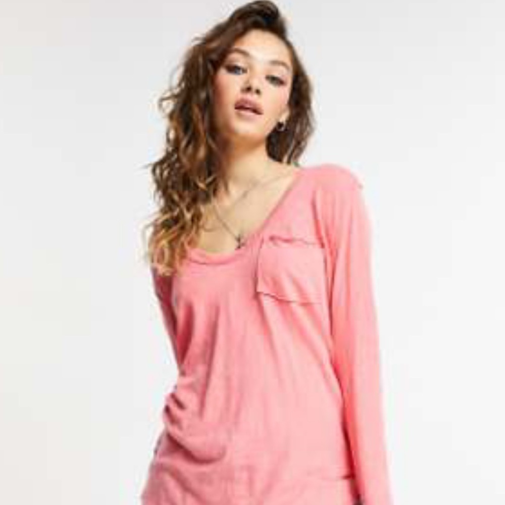 NWT- FP- BETTY SZ-L T-SHIRT - LONG SLEEVE in CORAL
